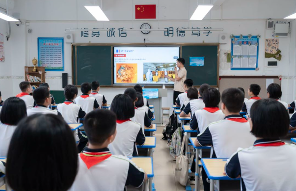 实施中考高考归纳变革构建有利于学生健康成长的人才培养系统