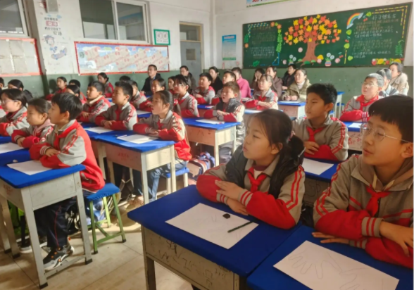 融入心思健康教育内容进步对学生心思行为偏常的识别和早期干涉